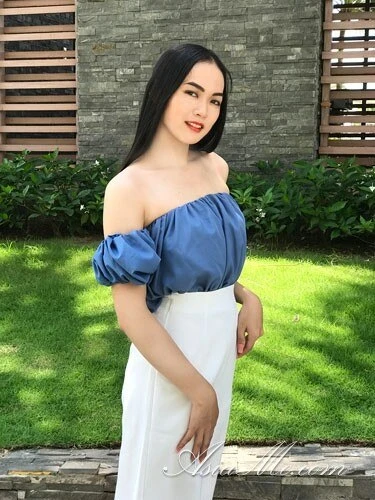 Ella Profile image 3